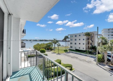 Enjoy the beautiful views of the  Intracoastal, Lantana Ocean