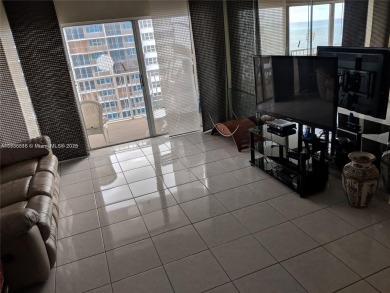 Stunning 1 Bedroom, 1.5 Bath unit located at The Hemispheres