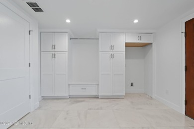 Brand New Townhome, 528 ft to beach access. Townhome Features 3