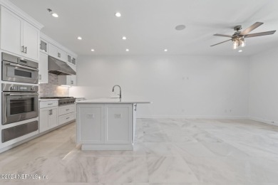 Brand New Townhome, 528 ft to beach access. Townhome Features 3