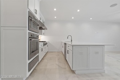 Brand New Townhome, 528 ft to beach access. Townhome Features 3