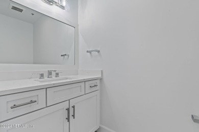 Brand New Townhome, 528 ft to beach access. Townhome Features 3