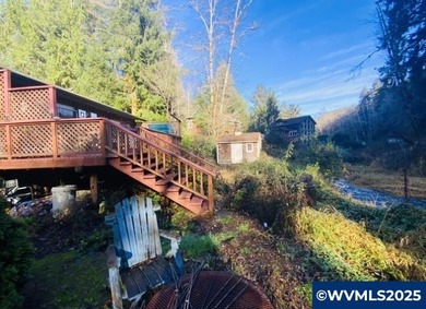 Story Book Creek Front Cottage on Bear Creek. Country setting