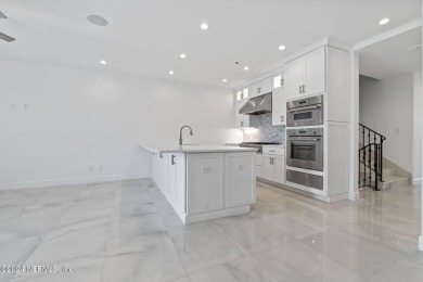 Brand New Townhome, 528 ft to Beach access. Townhome Features 3