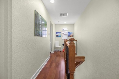 WOW, WALK TO THE BEACH IN 3 MINUTES! HERE IS THE STYLISH 3