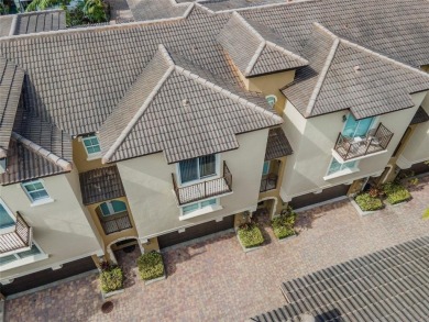 WOW, WALK TO THE BEACH IN 3 MINUTES! HERE IS THE STYLISH 3