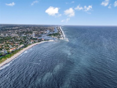 WOW, WALK TO THE BEACH IN 3 MINUTES! HERE IS THE STYLISH 3