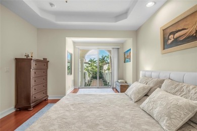 WOW, WALK TO THE BEACH IN 3 MINUTES! HERE IS THE STYLISH 3