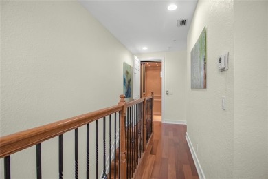 WOW, WALK TO THE BEACH IN 3 MINUTES! HERE IS THE STYLISH 3