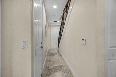 WOW, WALK TO THE BEACH IN 3 MINUTES! HERE IS THE STYLISH 3