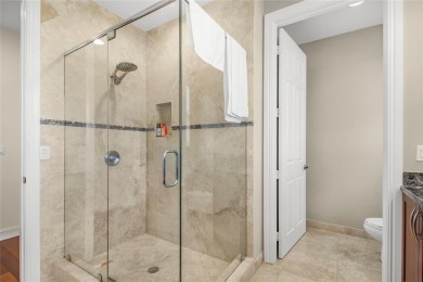 WOW, WALK TO THE BEACH IN 3 MINUTES! HERE IS THE STYLISH 3