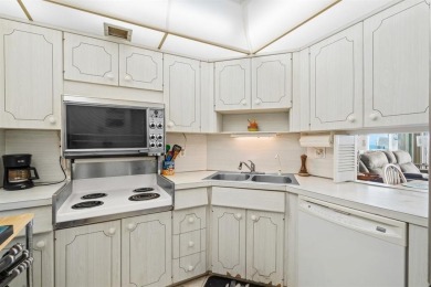 Take this opportunity to grab this 7th floor ocean view condo! 2