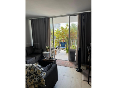 Newly renovated FULLY FURNISHED studio located in North Bay