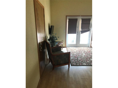 FURNISHED PENHOUSE CONDO, THIS UNIT COMES WITH A PARKING SPOT