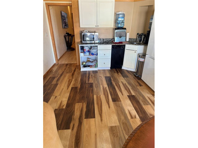 FURNISHED PENHOUSE CONDO, THIS UNIT COMES WITH A PARKING SPOT