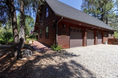 Stunning Pine Mountain Club Home!
3 Bedrooms: 2.5 Bathrooms 2