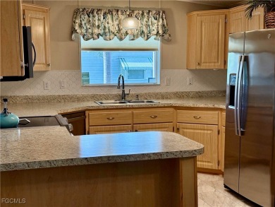 Updated 2-Bedroom + Bonus Room in Lake Arrowhead - Prime