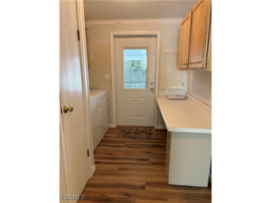 Updated 2-Bedroom + Bonus Room in Lake Arrowhead - Prime