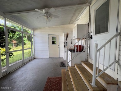 Updated 2-Bedroom + Bonus Room in Lake Arrowhead - Prime