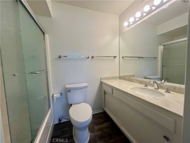 Welcome to Algarrobo! This nicely updated condo is located in