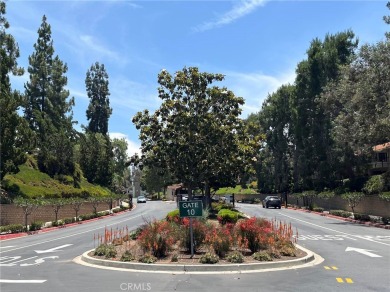 Welcome to Algarrobo! This nicely updated condo is located in