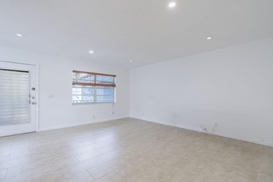 Second-floor 2 bed / 2 bath condo with garden views in the