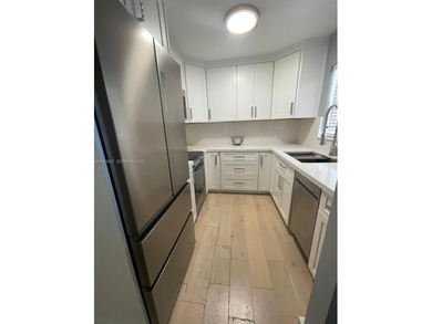 Super find in the heart of south beach. Quiet street only 5