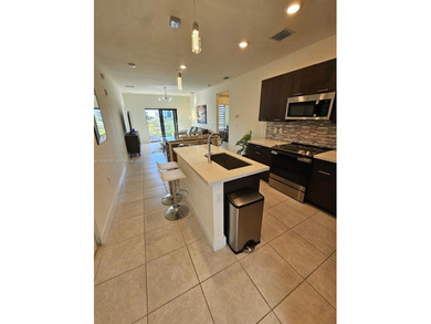 PRIME LOCATION  IN THE HEART OF DORAL, CLOSE TO MIAMI DOWNTOWN