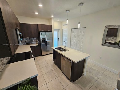 PRIME LOCATION  IN THE HEART OF DORAL, CLOSE TO MIAMI DOWNTOWN