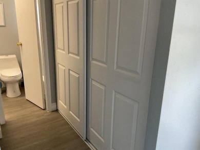 *** BEAUTIFUL 1 BDEROOM, 1 BATHROOM APARTMENT LOCATED IN 55 +