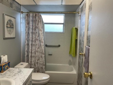 *** BEAUTIFUL 1 BDEROOM, 1 BATHROOM APARTMENT LOCATED IN 55 +