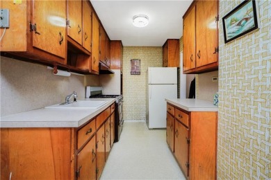 Welcome to Waterview Towers, located in the Bath Beach section