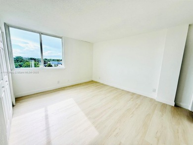 Beautifully Remodeled 3 Bed/2 Bath Condo Near Dadeland! Spacious