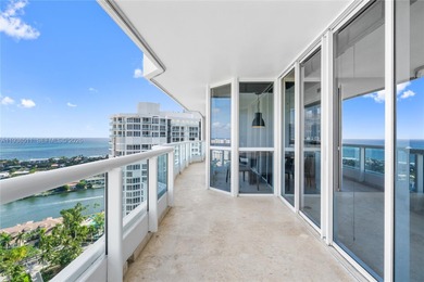 High-floor residence with northeast exposure and panoramic ocean