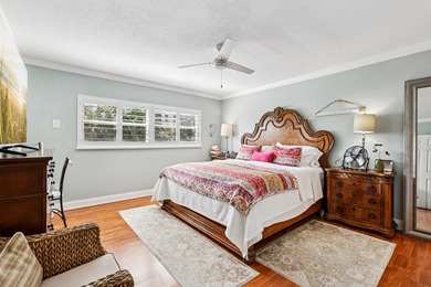 Best location in the heart of downtown ! Walk to dozens of