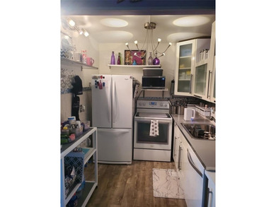 NICELY RENOVATED TURNKEY 1 BEDROOM, 1.5 BATH 1 BED, 1 BATH