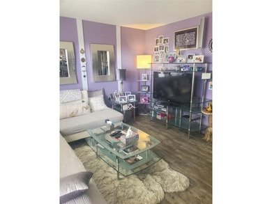 NICELY RENOVATED TURNKEY 1 BEDROOM, 1.5 BATH 1 BED, 1 BATH