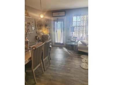 NICELY RENOVATED TURNKEY 1 BEDROOM, 1.5 BATH 1 BED, 1 BATH