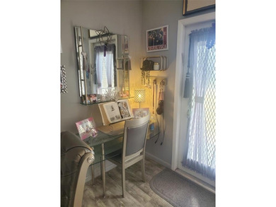 NICELY RENOVATED TURNKEY 1 BEDROOM, 1.5 BATH 1 BED, 1 BATH