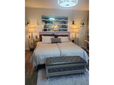 NICELY RENOVATED TURNKEY 1 BEDROOM, 1.5 BATH 1 BED, 1 BATH