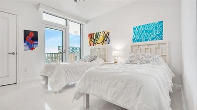 Forever ocean views, 3 bed, 3 full bath flow-through residence