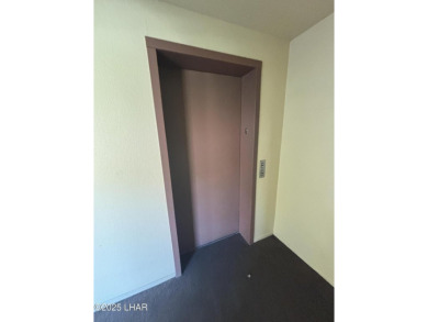 Perfect Winter Getaway in the Heart of Lake Havasu! This fully