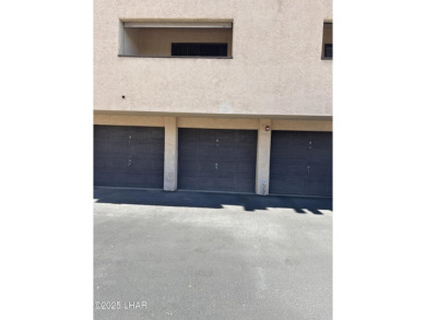 Perfect Winter Getaway in the Heart of Lake Havasu! This fully