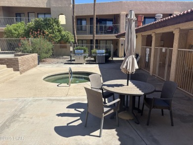 Perfect Winter Getaway in the Heart of Lake Havasu! This fully