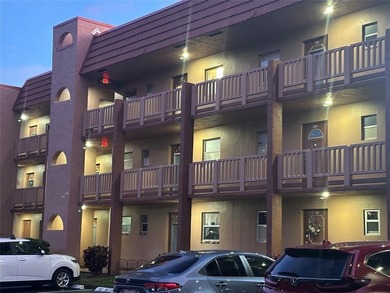 Sunrise Lakes Phase 3. A 55+Community.  1 Bed, 1.5 Bath
Enjoy