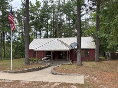 Beautiful 3 bedroom 1 bath home built in 2008. Inside features