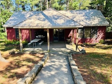 Beautiful 3 bedroom 1 bath home built in 2008. Inside features