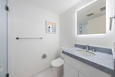 Beautifully renovated in-town apartment at the historic direct