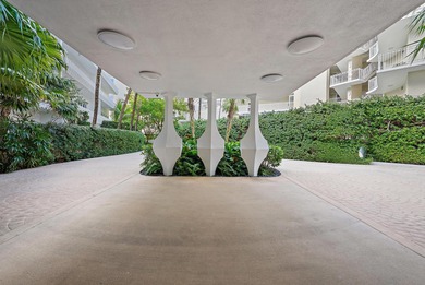 Beautifully renovated in-town apartment at the historic direct