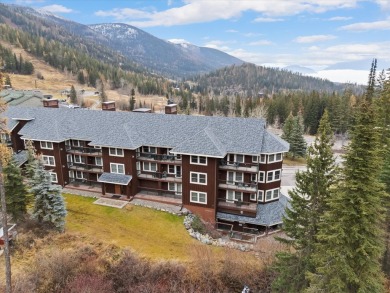 SKI-IN/SKI-OUT! Enjoy mountain living in this slope side 1,000+